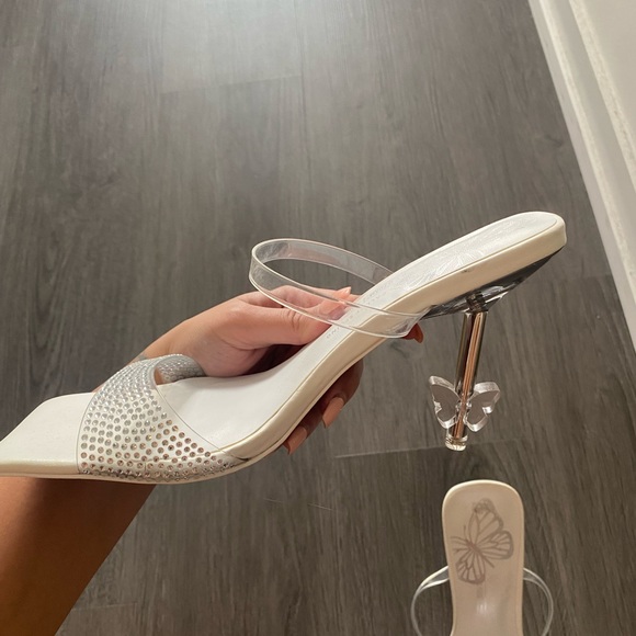 White Butterfly heels - Picture 3 of 6